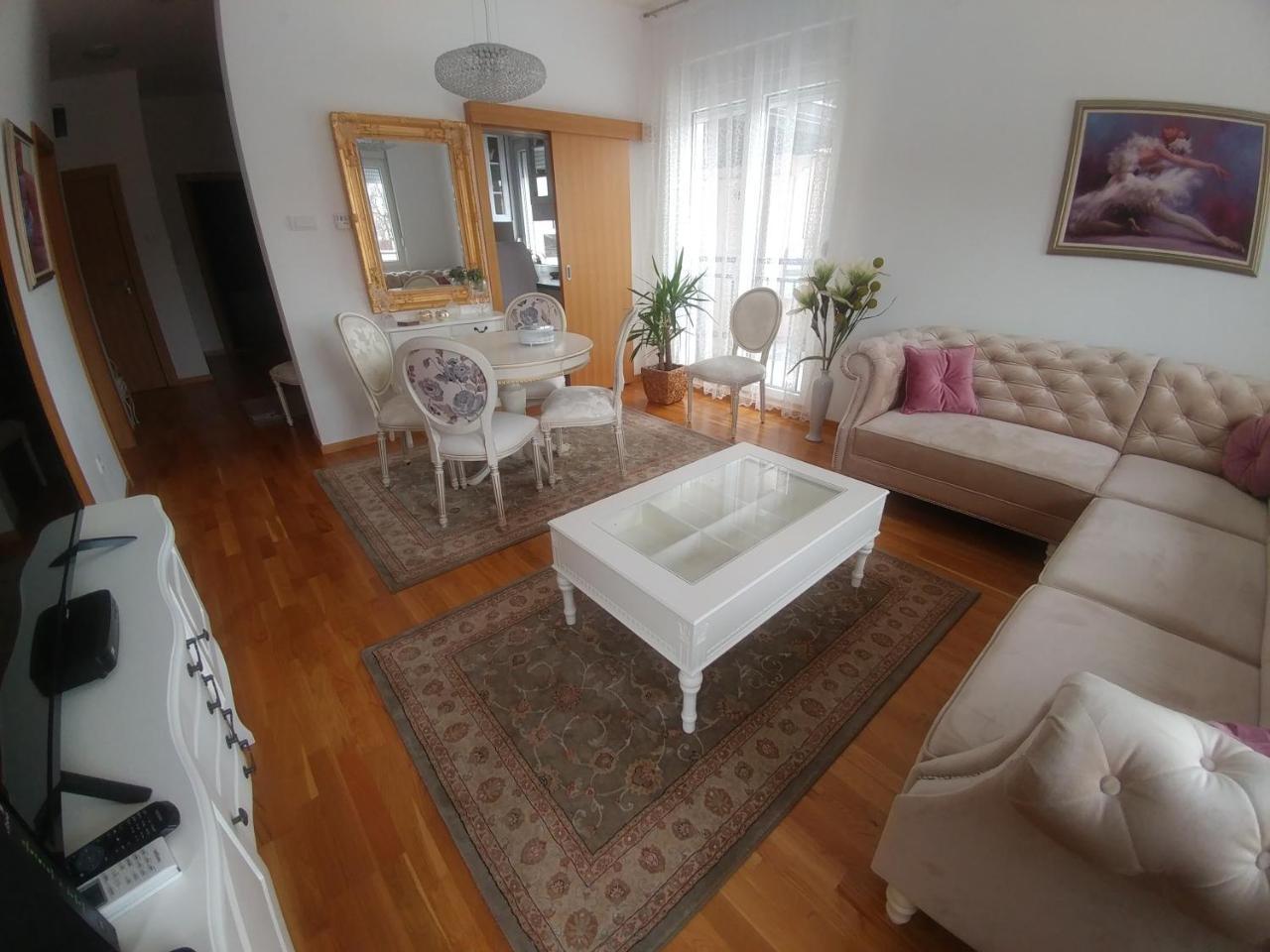 Jc10 Apartment 3 Bedroom, Free Parking, 73Sqm Novi Sad Exterior photo